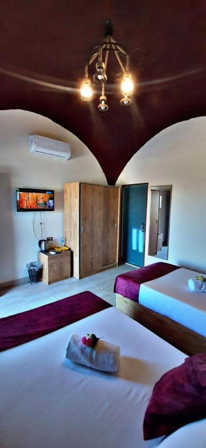 Heru Pyramids View Hotel Кайро Екстериор снимка
