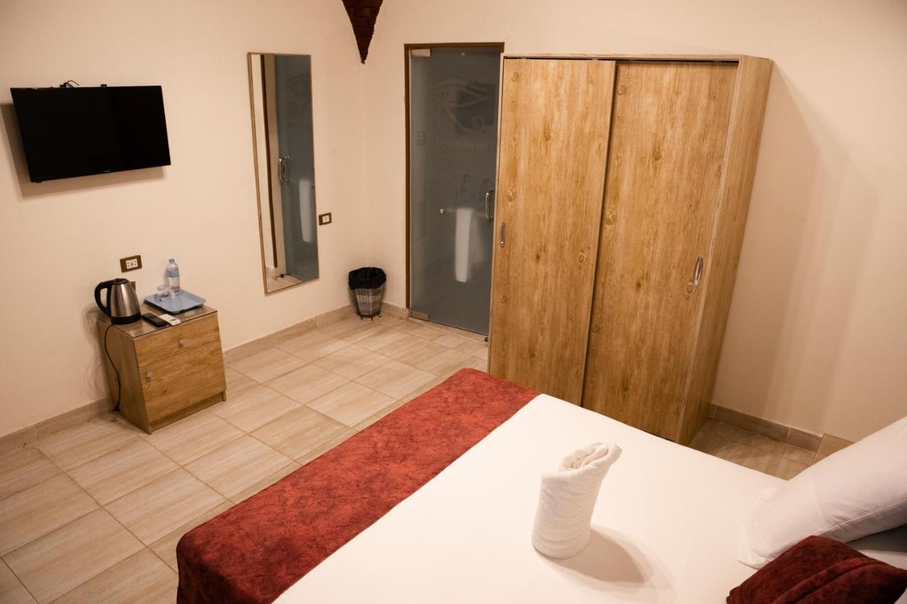 Heru Pyramids View Hotel Кайро Екстериор снимка